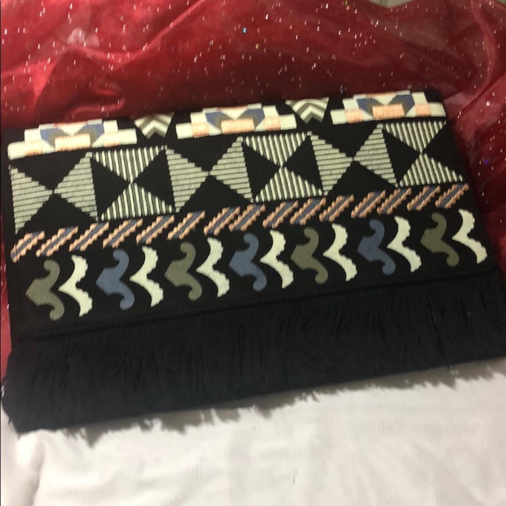 Brand New in Bag Stella & Dot embroidered clutch
